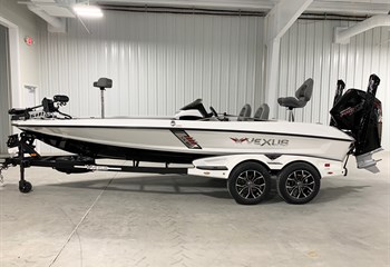 2023 Vexus VX20 White/Black Boat